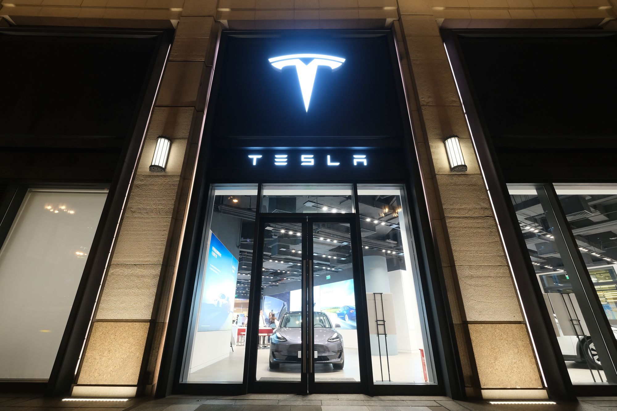 How Many Cars does Tesla Sell?